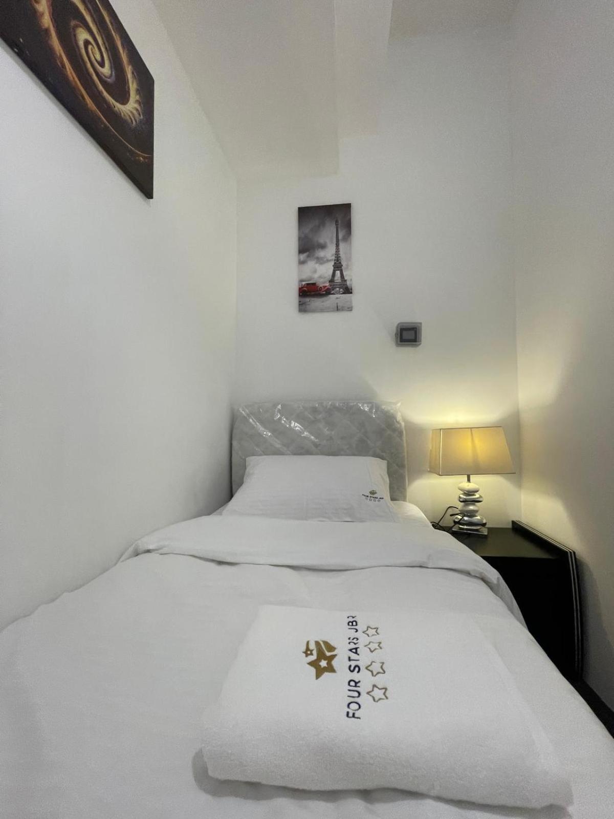 Four Stars Dubai Marina Jbr Hotel Exterior photo