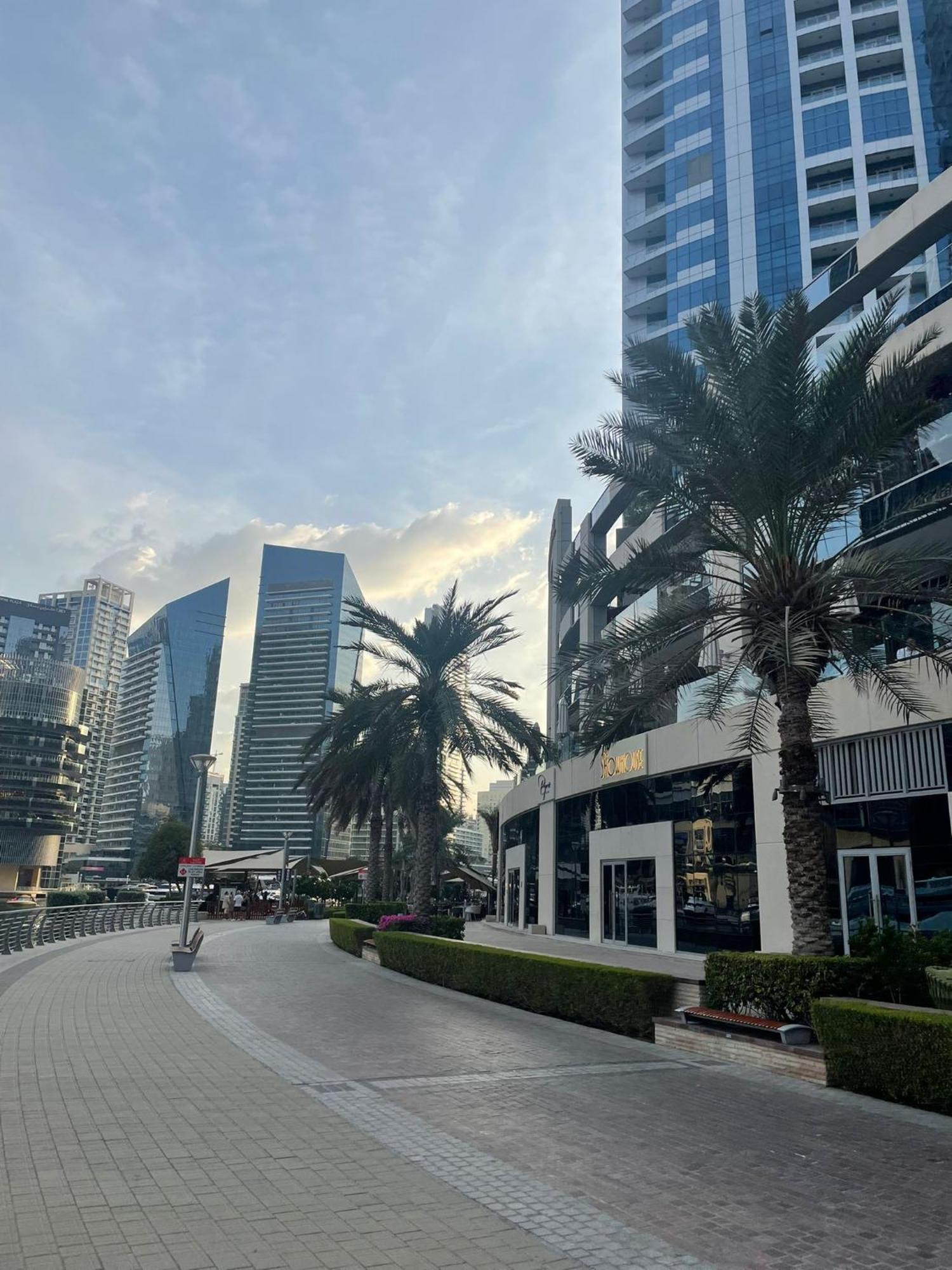 Four Stars Dubai Marina Jbr Hotel Exterior photo